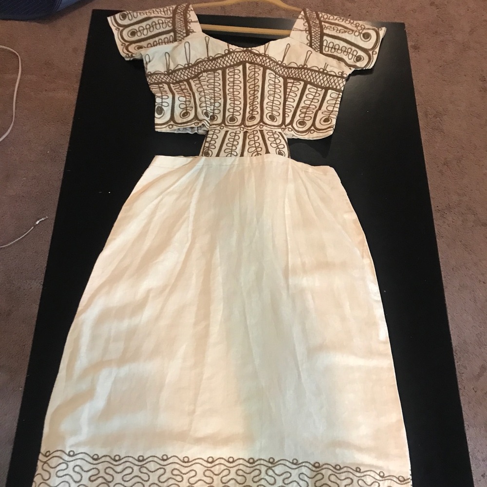 Dress - Picture 2 of 3